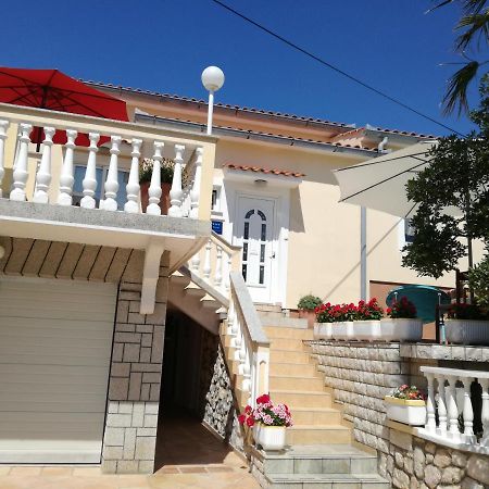 Apartman Larisa Apartment Kampor Exterior foto